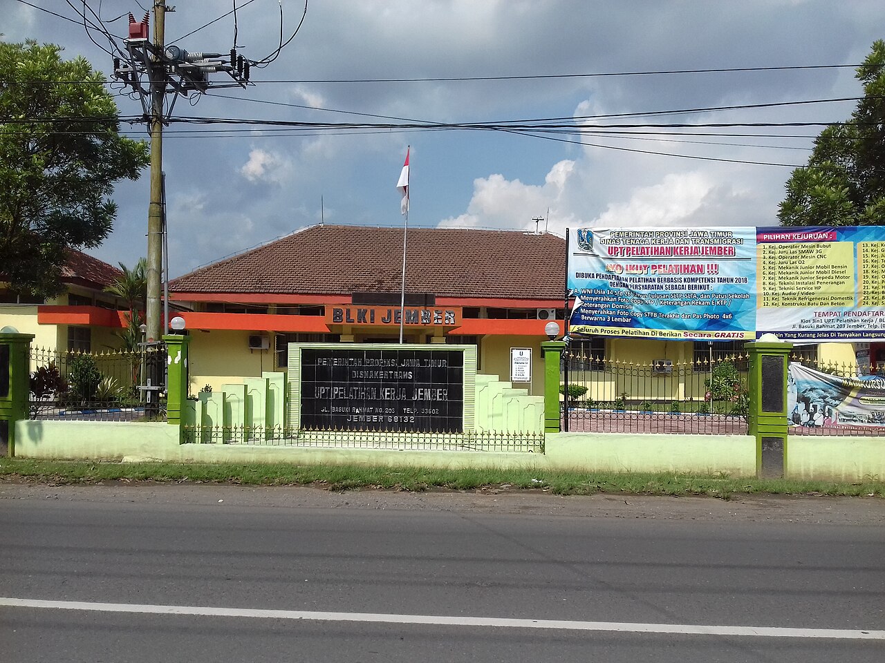 Bursa kerja luwukutara